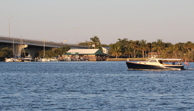 the-riverside-caf-fine-dining-and-bar-along-the-indian-river-lagoon-in